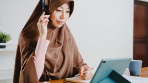 Read more about the article 3 Peran Penting Iman dalam Kehidupan Muslimah